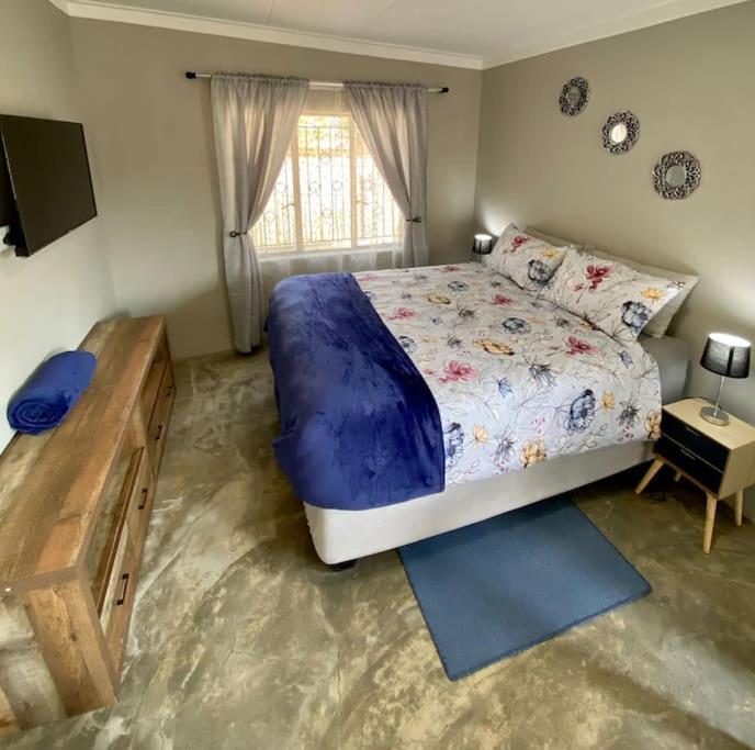 Stellies Accommodation - Room 1 Keetmanshoop Exterior photo